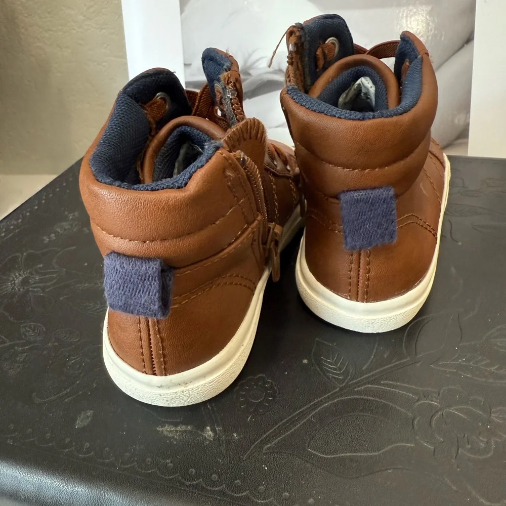 Cat & Jack Brown High-Top toddler Shoes - Picture 2 of 5